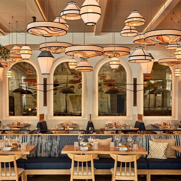 El nuevo restaurante del Chef José Andrés en Nueva York es una oda a la comida y decoración mediterránea