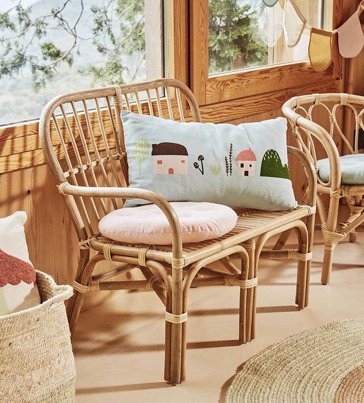 Muebles de bambú, rafia y ratán para niños. Decoración infantil