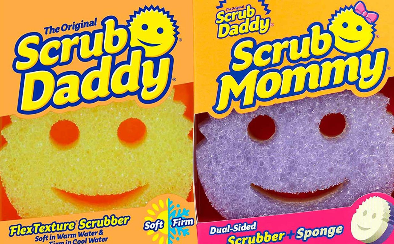 Descubre Scrub Daddy y Scrub Mommy, las esponjas virales de Tik Tok que cambian de textura según la temperatura del agua