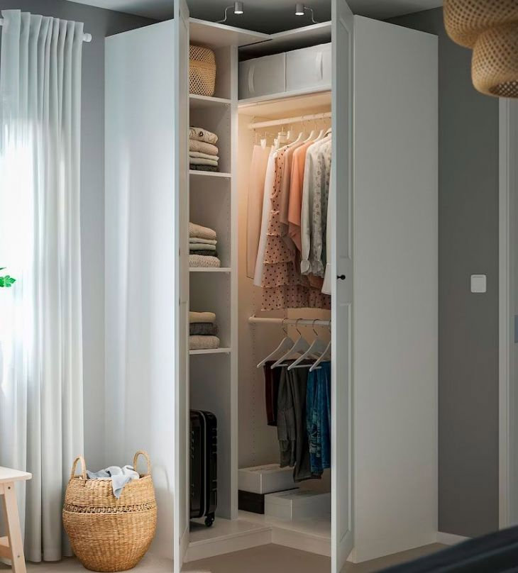 28 armarios de Ikea que quedan como un guante en pisos pequeños   Organización de armarios de dormitorio, Armarios, Decoración de unas