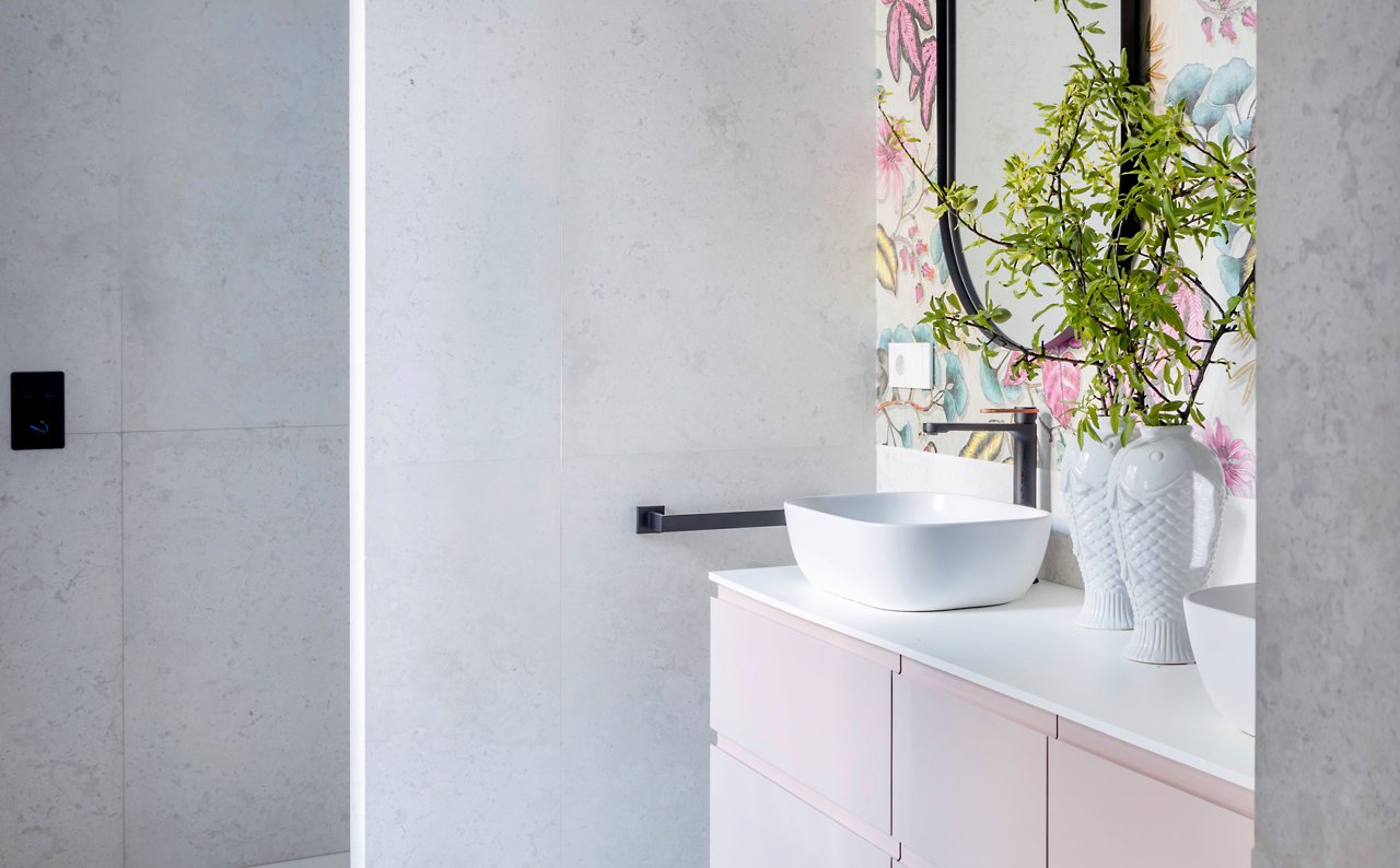 Descubre cómo separar las estancias de tu baño con estas ideas ingeniosas y llenas de estilo. ¡No te lo pierdas!