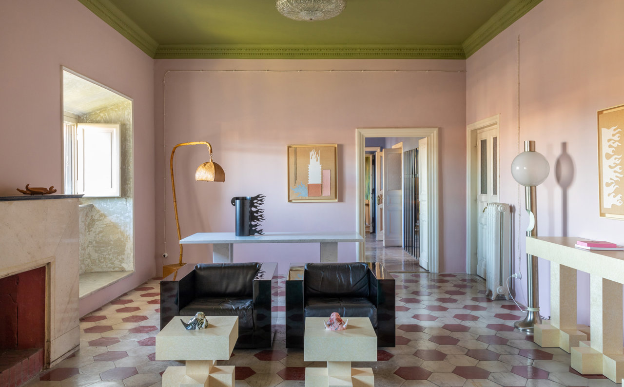 Cómo introducir el color en un salón pequeño: consejos de la interiorista y arquitecta María Lozano