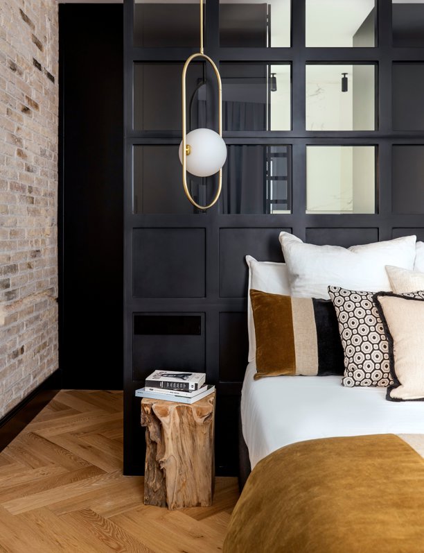 Por qué NO apoyar la cama en la pared del cabecero: 7 dormitorios con ideas sorprendentes