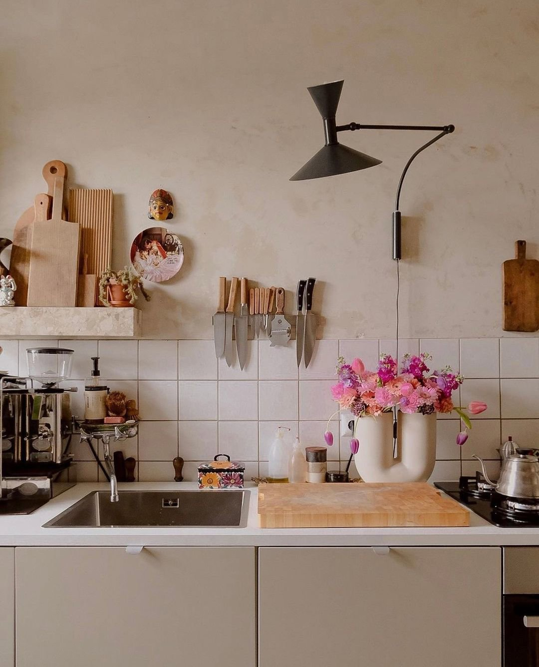 Una cocina poco minimalista ordenada por Marie Kondo