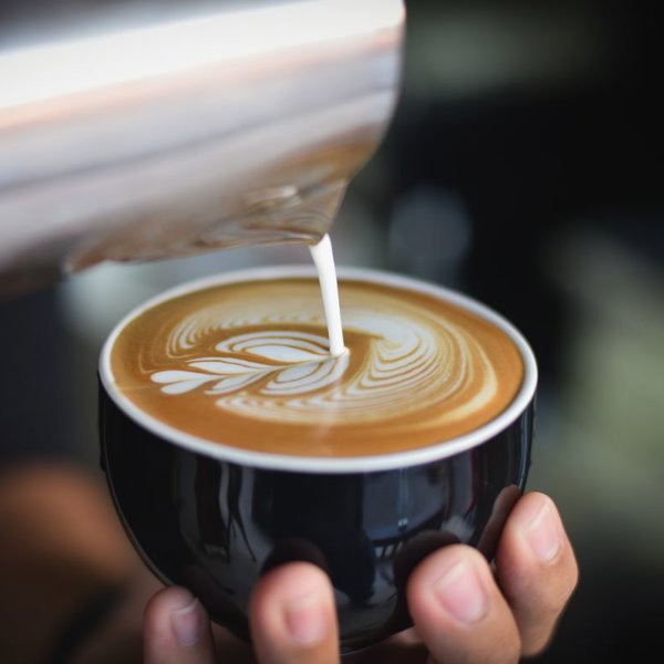 Tazas transparentes: la nueva obsesión de los amantes del café para mantener mejor el calor y sumar elegancia