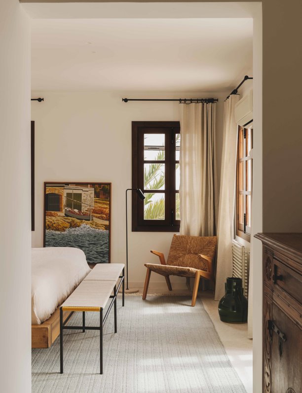 Dormitorios con bancos a los pies de la cama: el mueble opcional sin el que no podrás vivir 