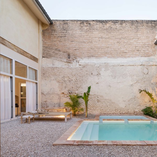 11 piscinas pequeñas con mucho encanto para terrazas, patios o jardines mini