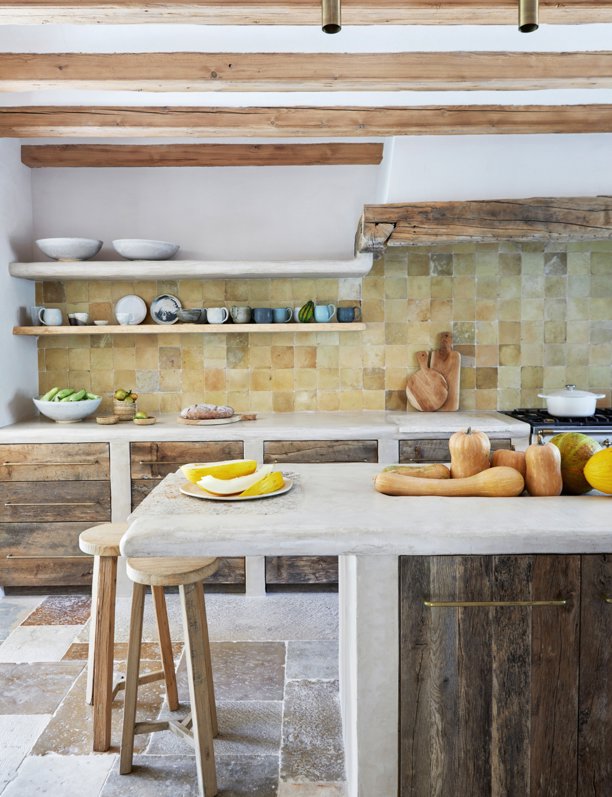 Cómo ordenar una cocina rústica: 8 ideas de almacenaje con esencia natural y campestre