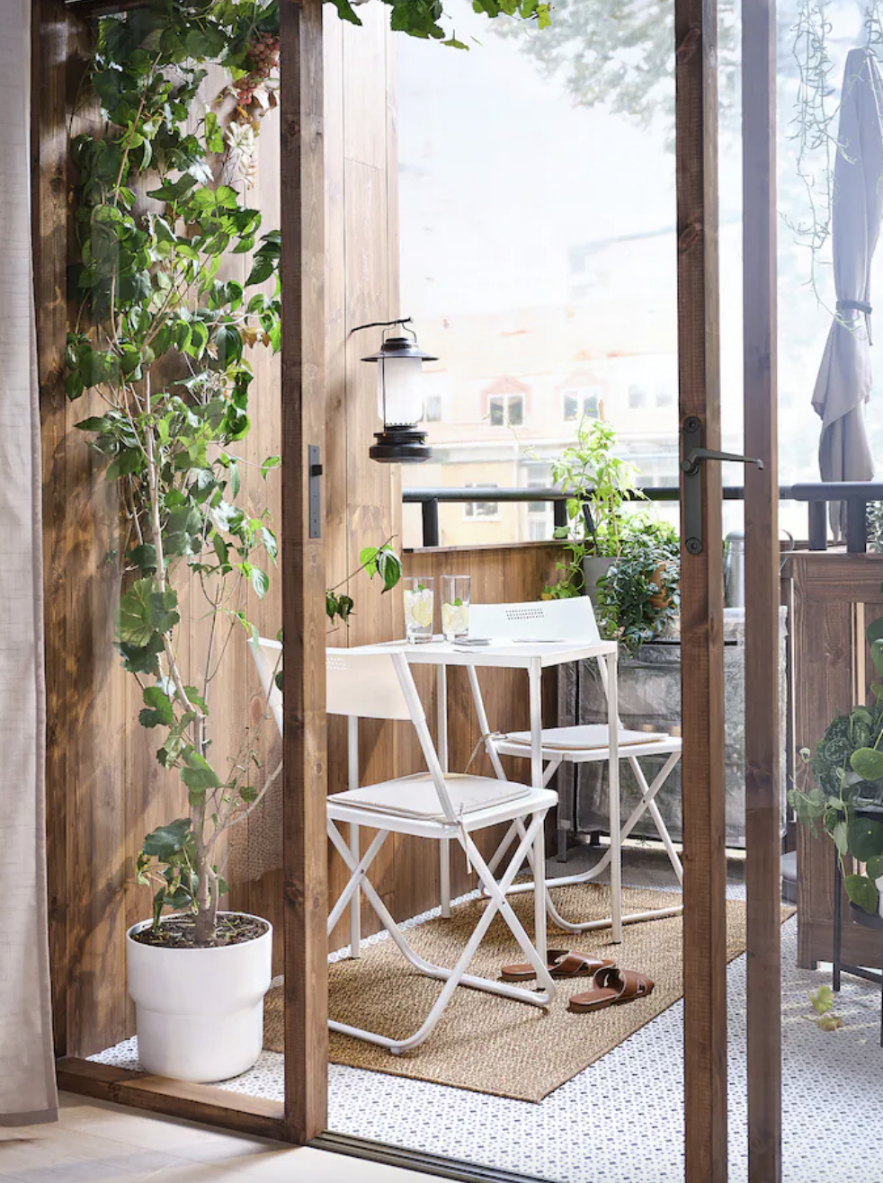La alfombra de IKEA es ideal para balcones o terrazas pequeñas