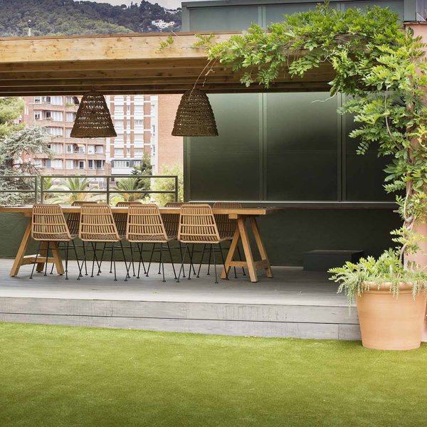Por qué NO decorar la pared de la terraza: 8 paredes lisas con personalidad
