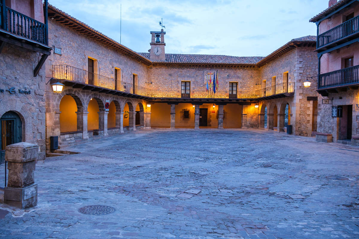 Plaza Mayor de la localidad de Albarracín