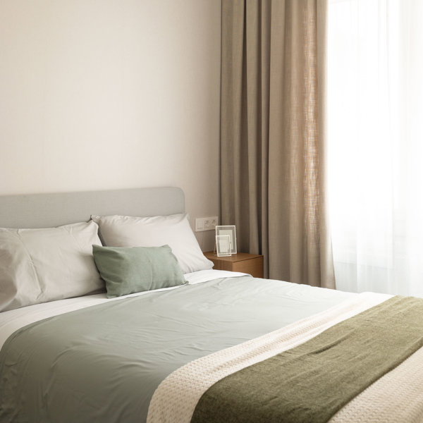 La cortina perfecta SÍ existe: 7 modelos para un dormitorio moderno y acogedor (en IKEA, Zara Home y mucho más)