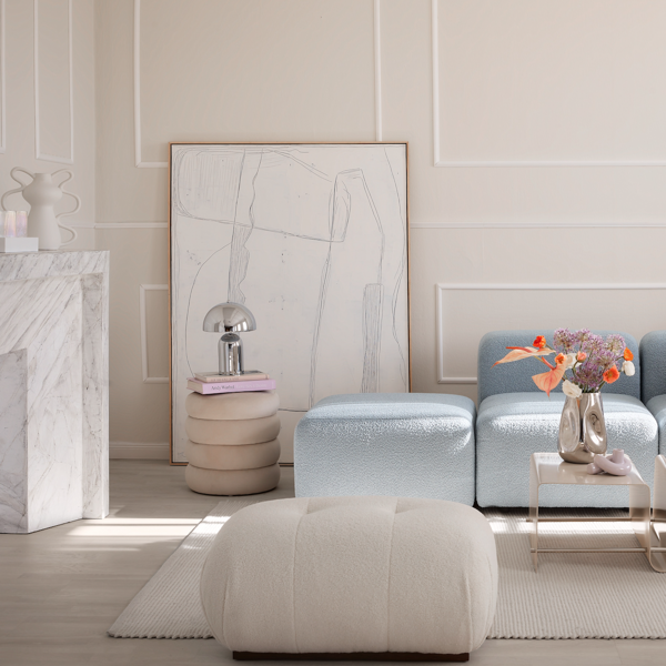 11 sofás para decorar las paredes blancas de tu salón y que NO parezca desfasado 