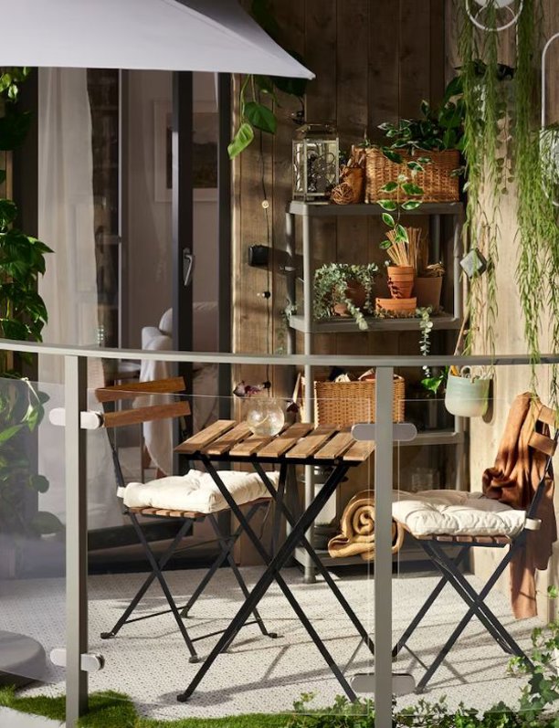 6 productos de IKEA que transformarán tu balcón pequeño en un espacio práctico y acogedor