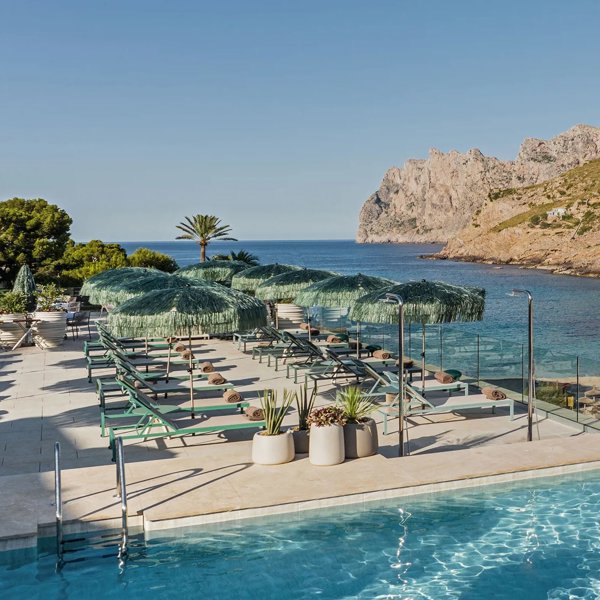 ¿Eres de mar o de montaña? Dos hoteles ideales en Mallorca para los amantes de la playa y la vida urbana 