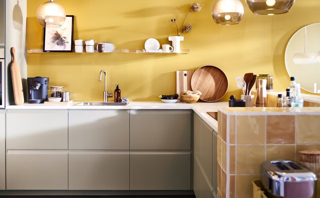 IKEA comunica cocina y salón con estilo y funcionalidad
