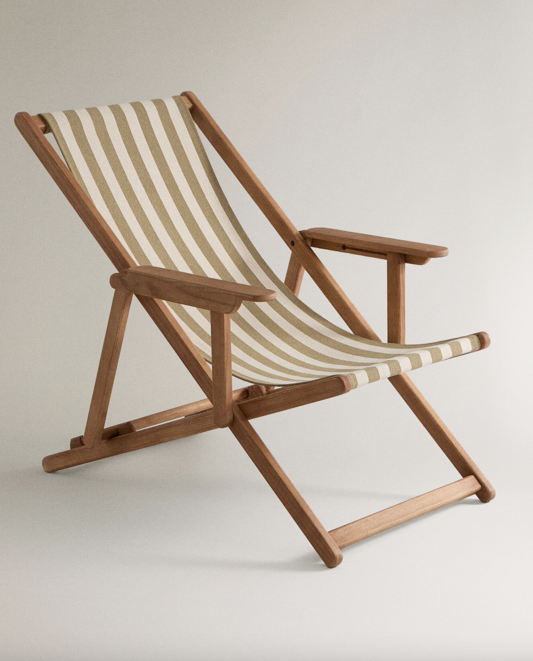 La silla y tumbona plegable de Zara Home.