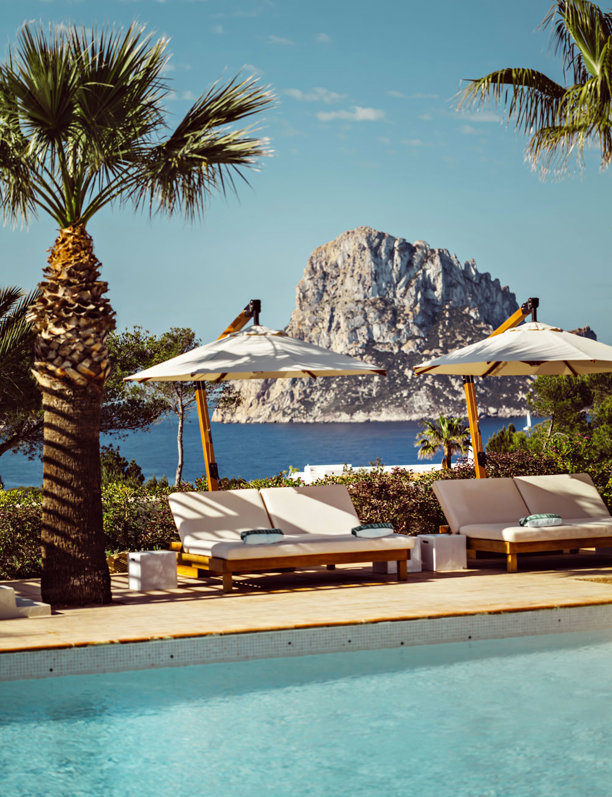 Sol, playa y Petunia Ibiza: esta es la hipnótica renovación de un hotel con vistas a Es Védra