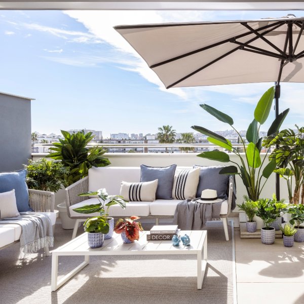 Zara Home rebaja las toallas en tendencia que NO encuentras en Massimo Dutti para decorar la terraza