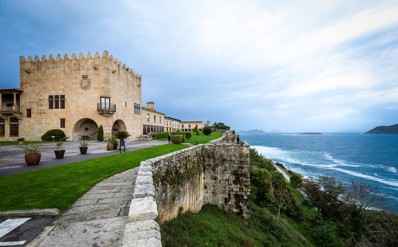 Parador de Baiona con vistas al Atlántico y a las Illas Cíes