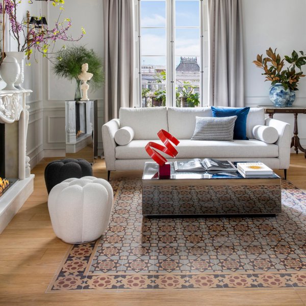NO decores con alfombras el salón: 8 alternativas que funcionan igual… ¡o mejor!