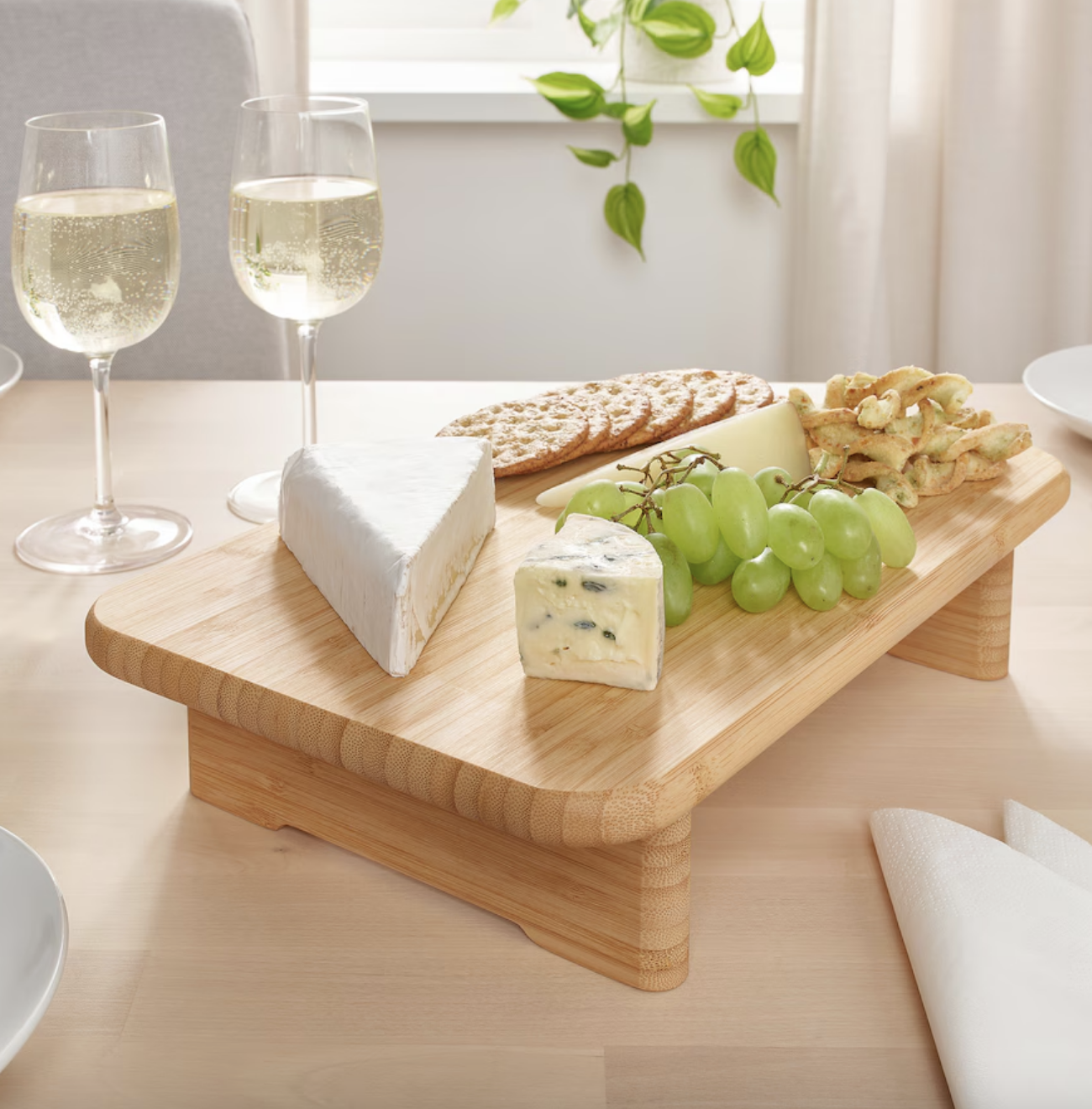 La tabla de IKEA como mesa para la gastronomía.