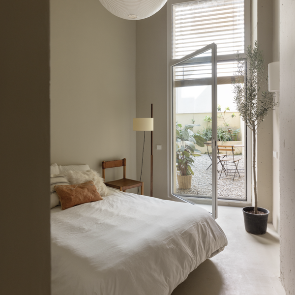 Soy María Lozano, interiorista y estas son las 6 mejores ideas para refrescar tu dormitorio visualmente en verano