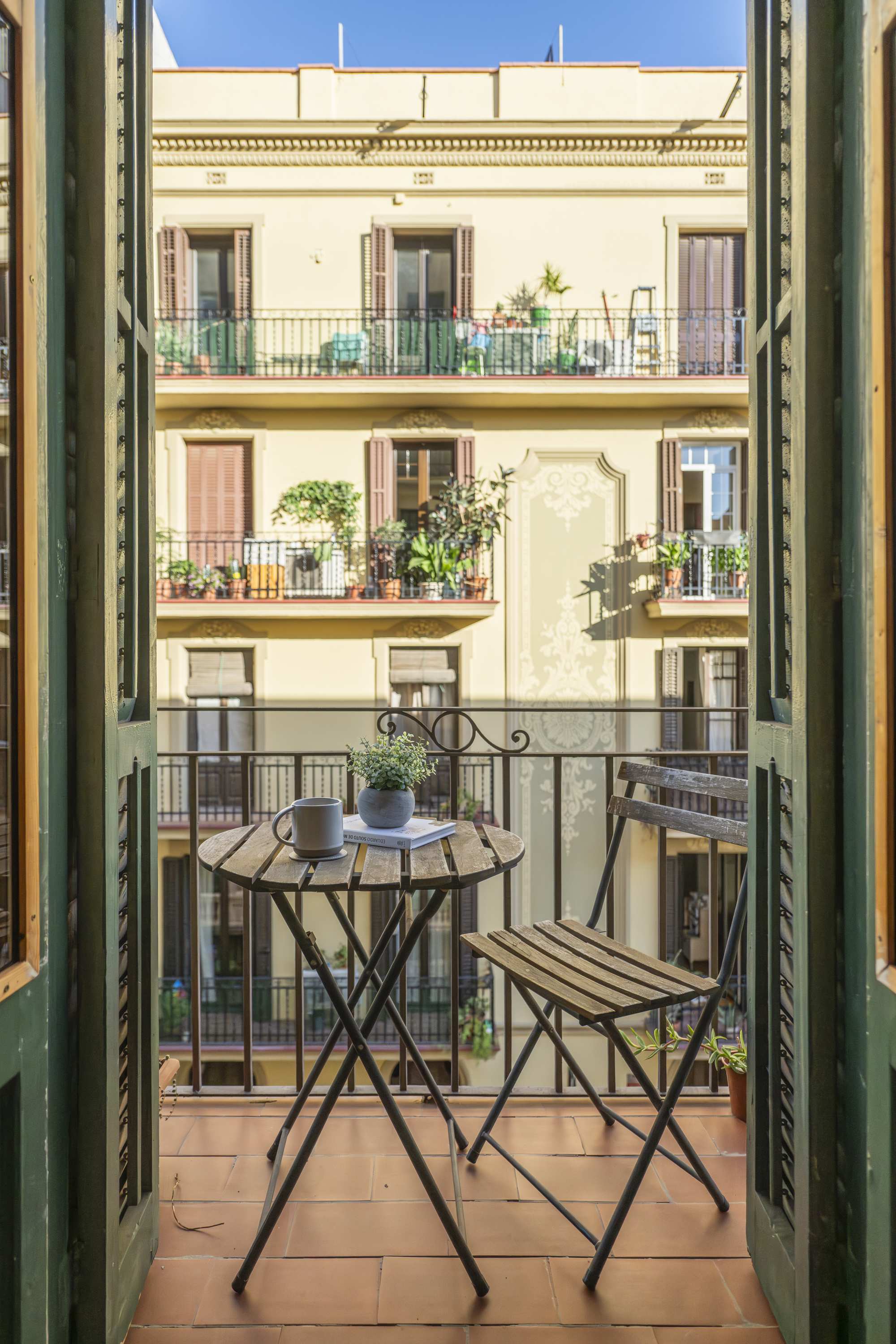 balcon con encanto piso gracia barcelona