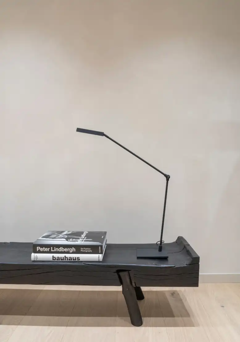 Banco negro madera