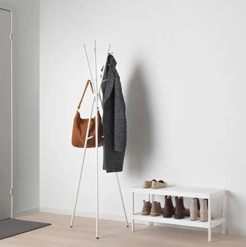 Perchero de pie recibidor pequeño minimalista con banco zapatero