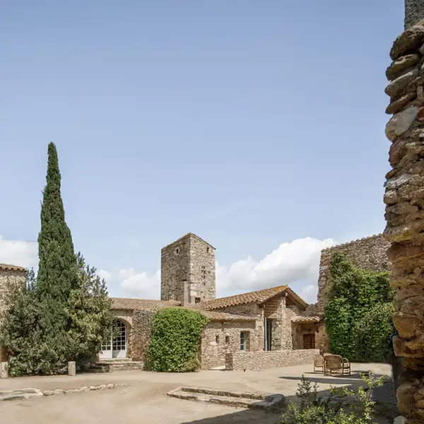 Hotel boutique Castell de Vallgornera, o cómo es el interior del castillo más idílico de la Costa Brava