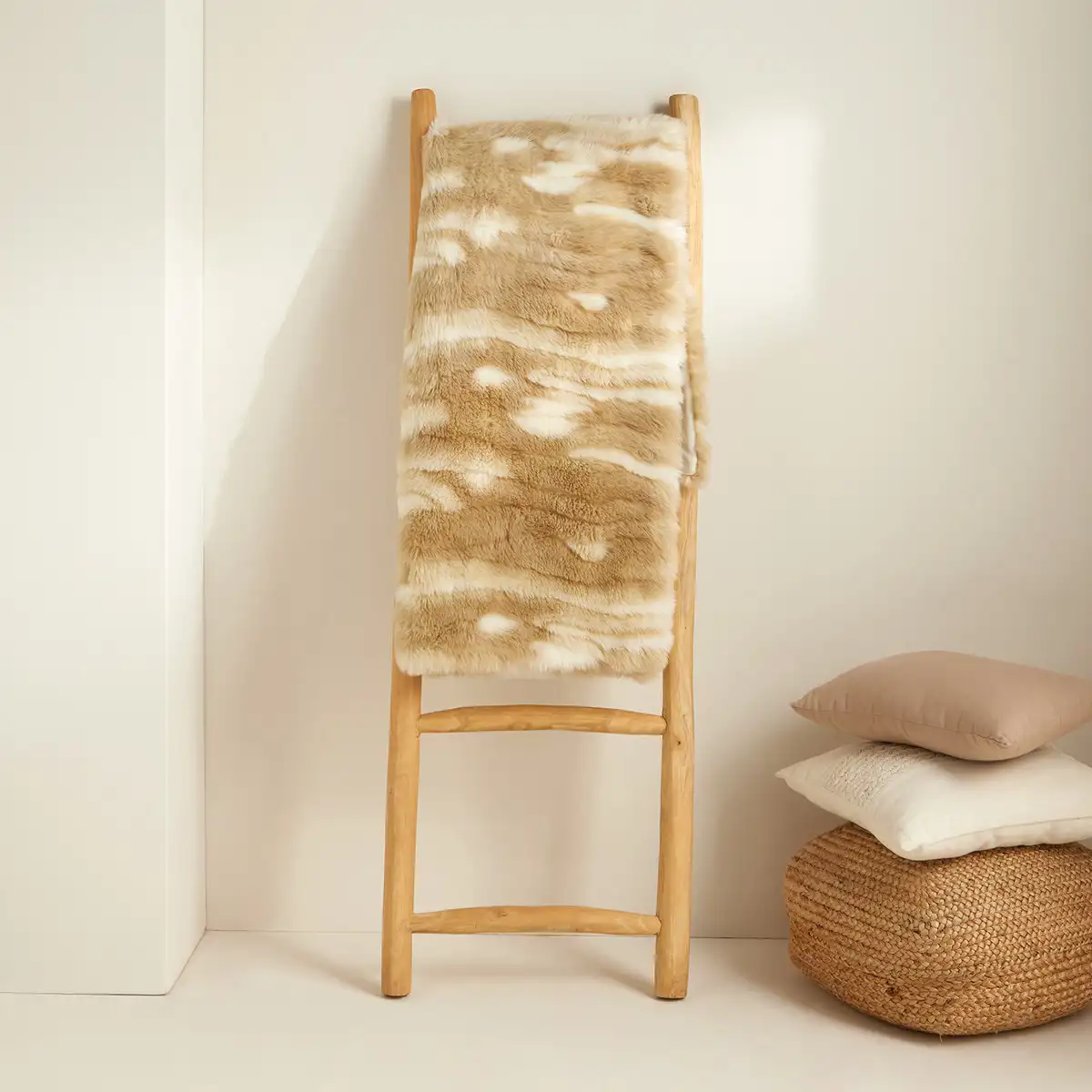 manta suave color crema