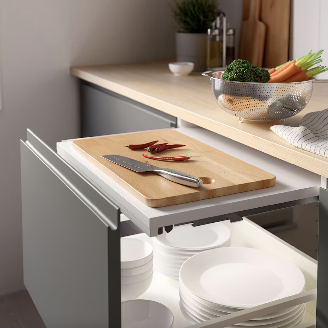 Cajón extraíble de cocina ideal para cocinas pequeñas con poco espacio