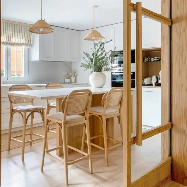 11 cocinas blancas y de madera: ideas ingeniosas para decorar casas modernas