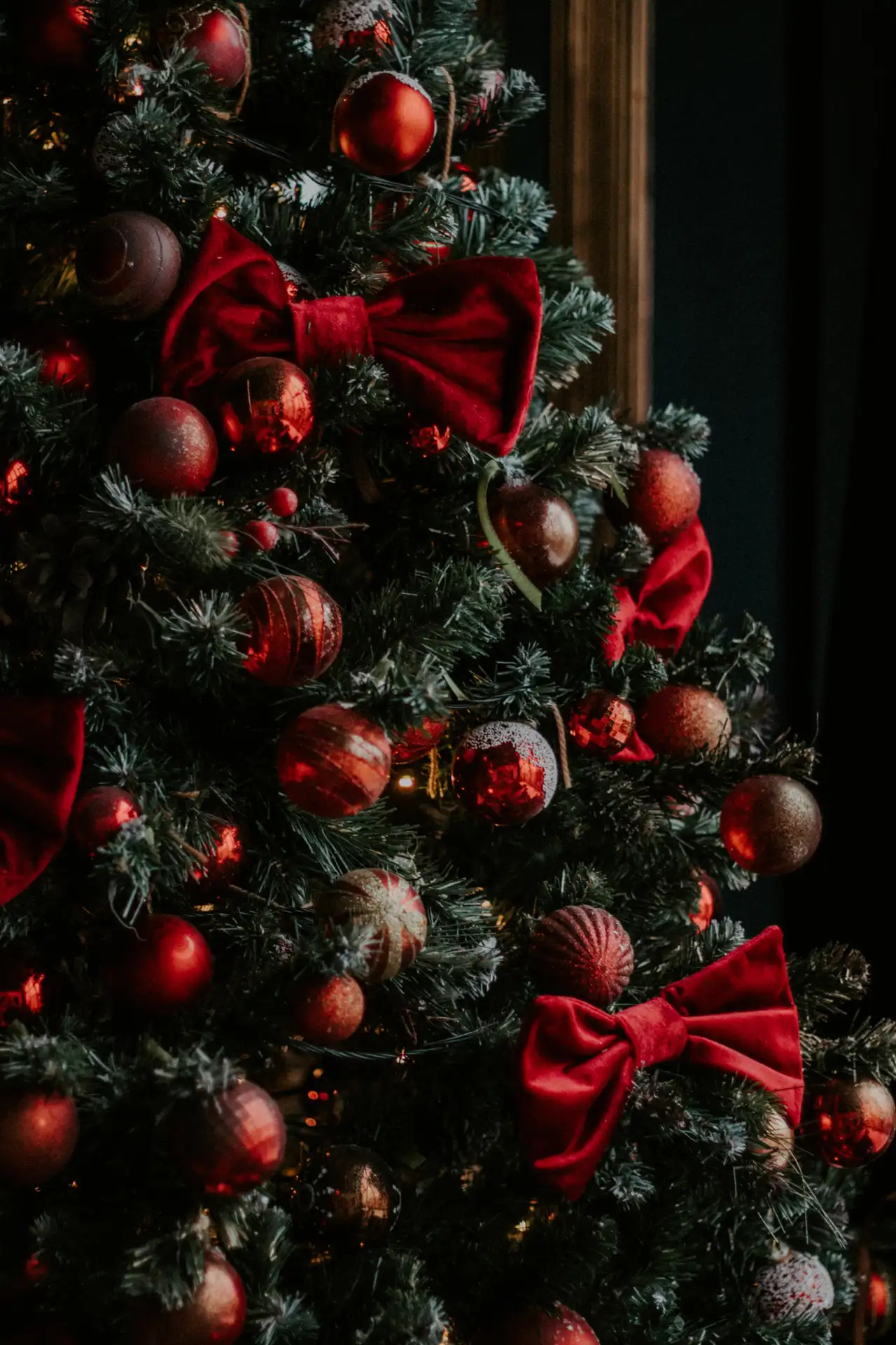 Los lazos en el árbol están de moda esta Navidad