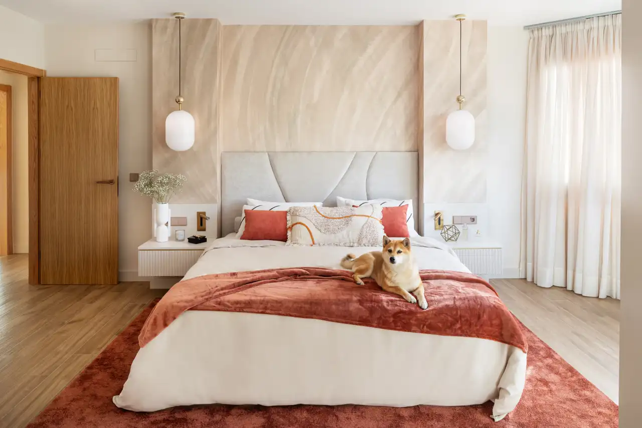 La mascota de los propietarios, Sora, se tuvo muy en cuenta en ciertas piezas de mobiliario a medida que se realizaron para el proyecto de interiorismo.