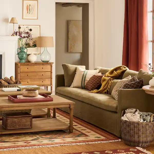 El Corte Inglés tiene los 5 cojines que decorarán una casa de campo: colores y estampados bucólicos y acogedores