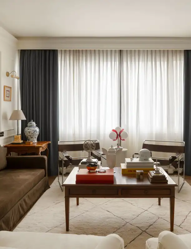 En este piso de Bilbao de estilo clásico se combina presente y pasado con ideas auténticas y sorprendentes