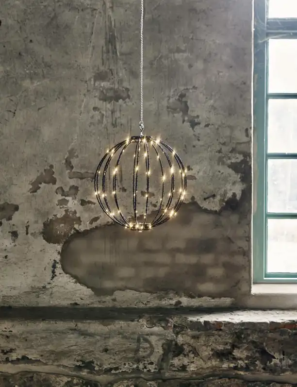 3 adornos con luz para decorar el exterior de casa: destellos minimalistas para recibir a amigos y familia esta Navidad