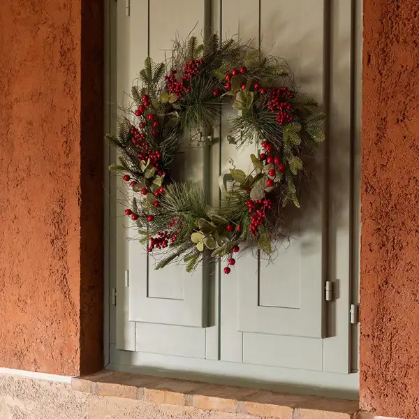 Decora las puertas con estas 6 coronas de Navidad: los diseños más clásicos, naturales y elegantes