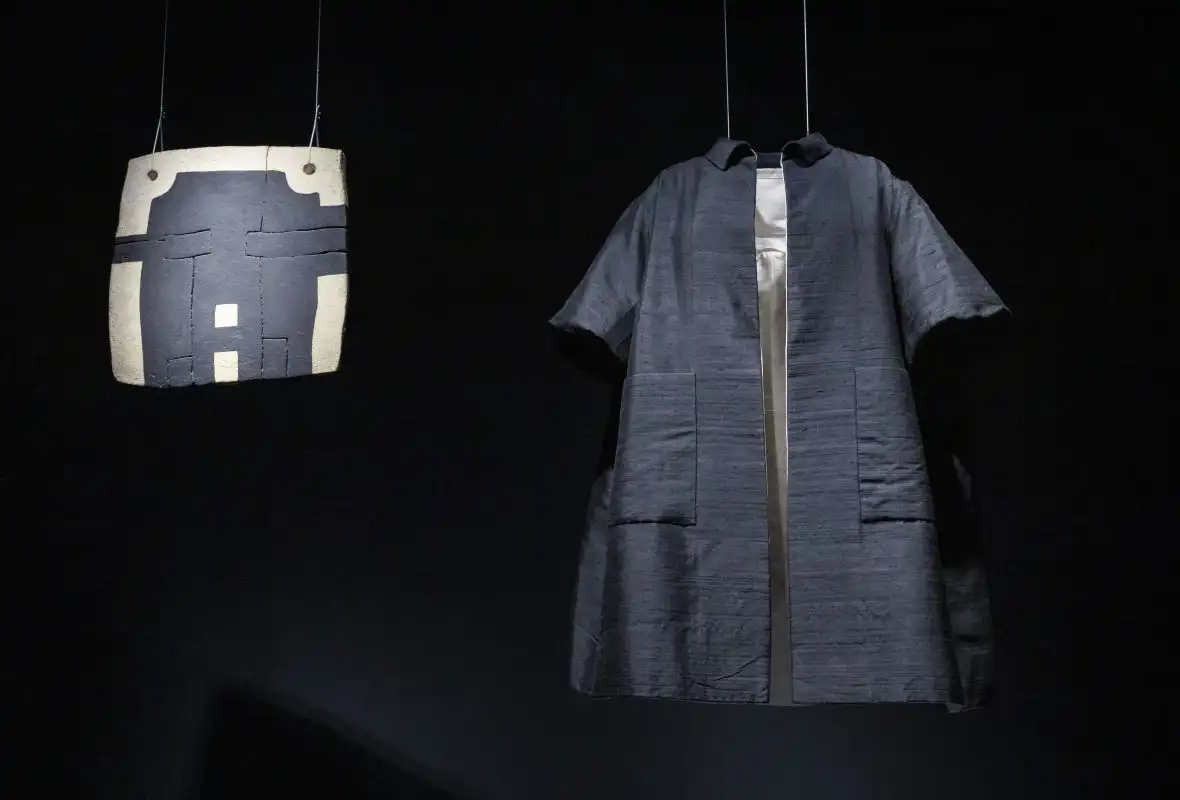 Chillida y Balenciaga, Plegar la forma