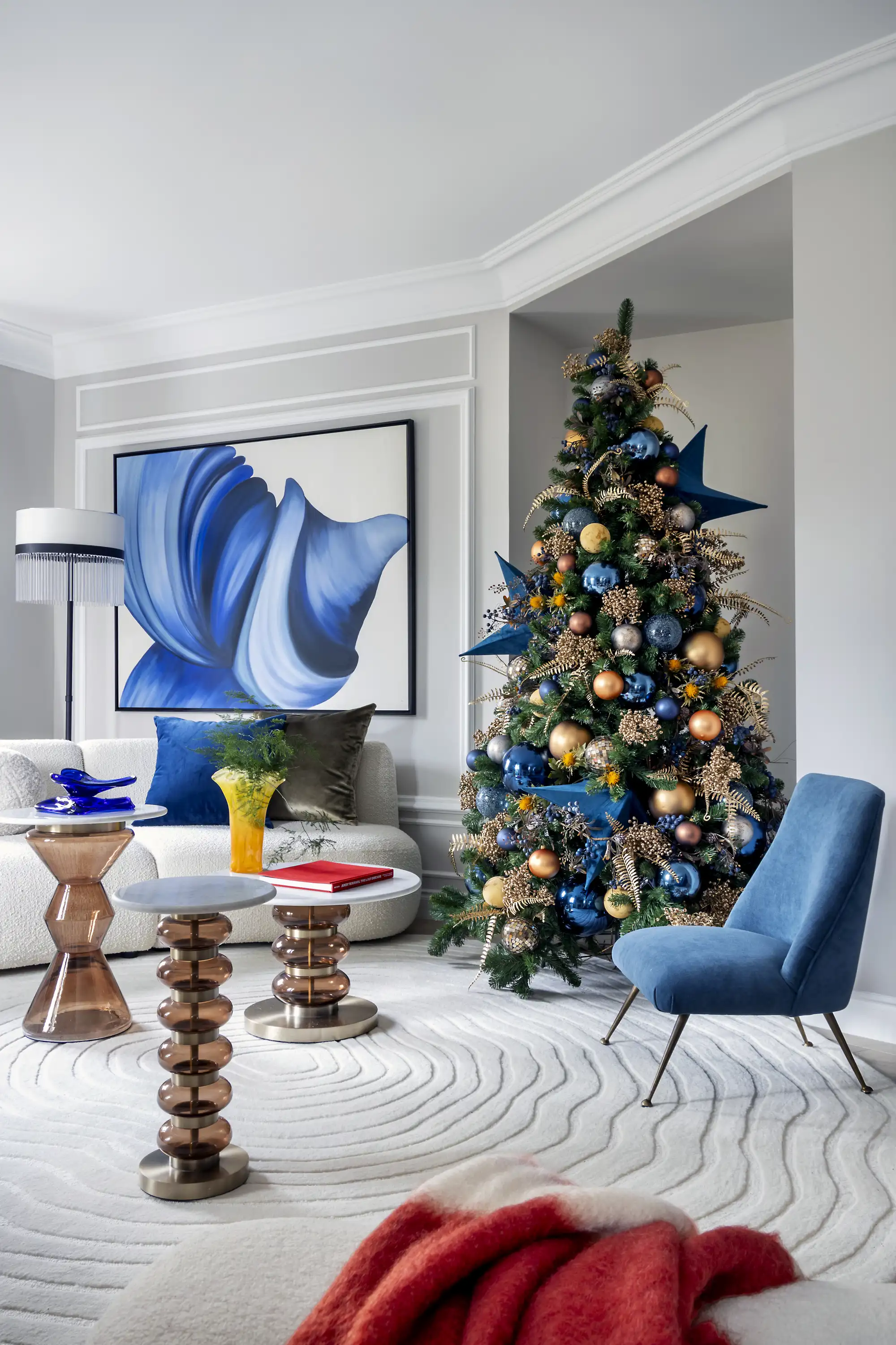 Casa con árbol de Navidad 