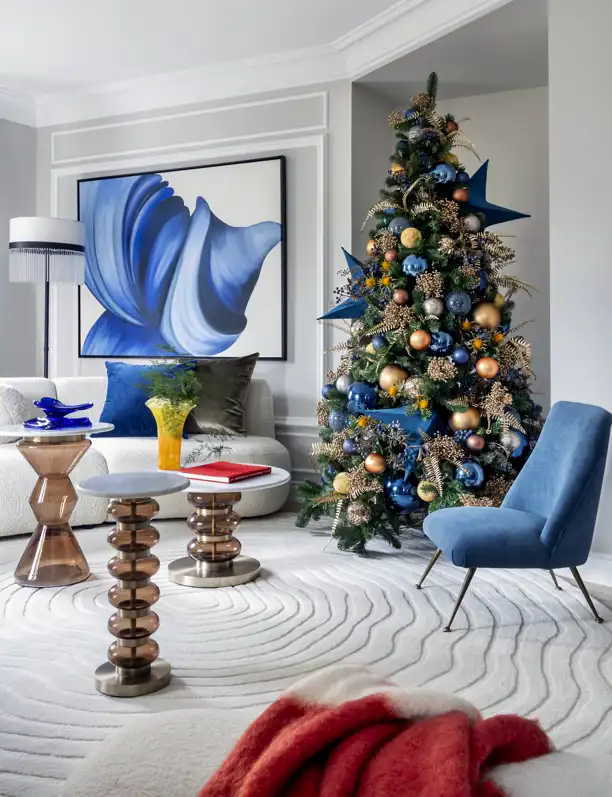 Una casa de Navidad con esencia cosmopolita: esta vivienda de San Sebastián desprende elegancia gracias a una reforma de lujo