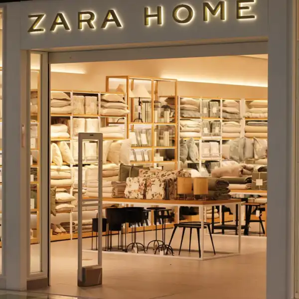 Zara Home se despide de las mamparas: 3 alternativas que renuevan baños rústicos y modernos (grandes y pequeños)