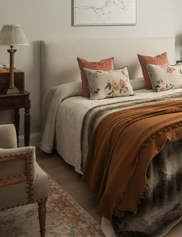 Mantas polares con el color tendencia del 2025 que se parecen al best seller de Zara Home