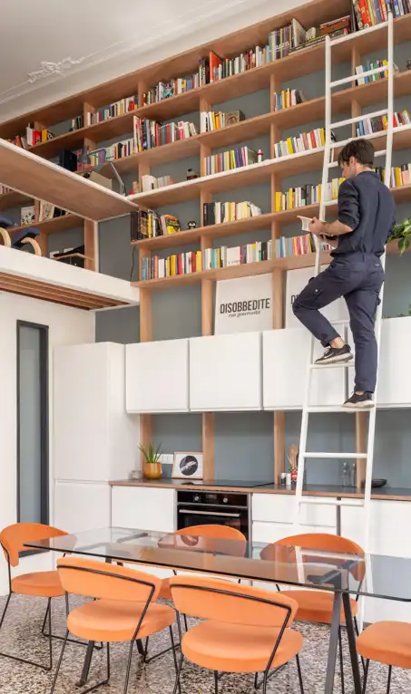 Este loft ubicado en un palacio italiano presume de un diseño multifuncional y creativo