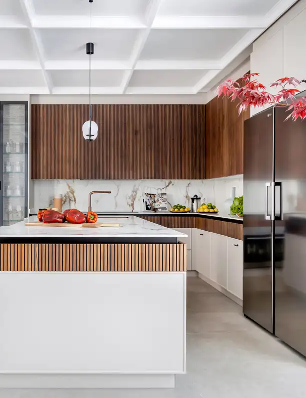 Cocinas en L: 6 ideas que demuestran que esta es la mejor forma de aprovechar el espacio