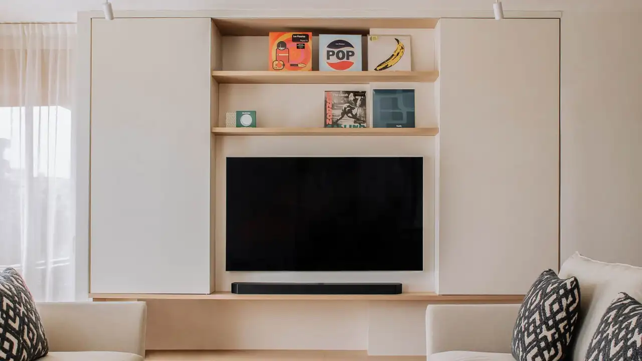 12 Ideas para decorar la pared del televisor y conseguir un salón más funcional y estiloso