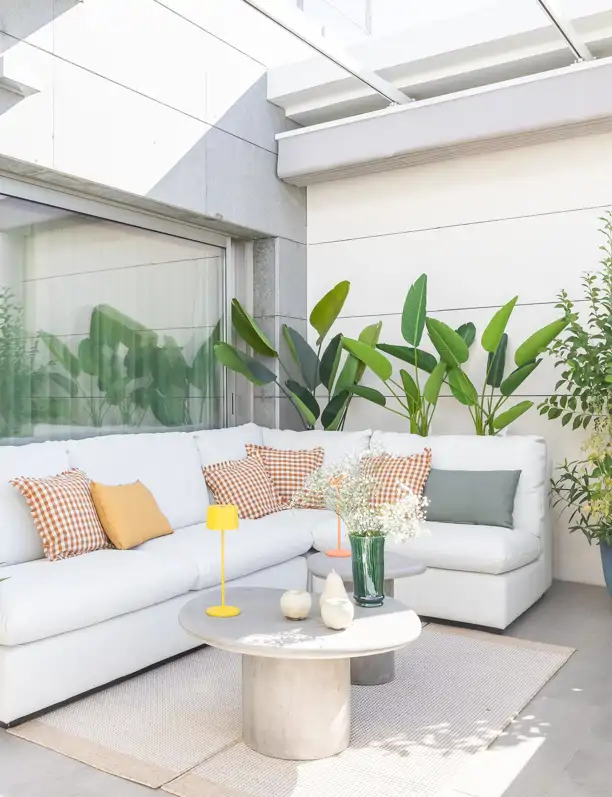 5 alfombras de exterior, modernas y acogedoras de Maisons du Monde para decorar la terraza