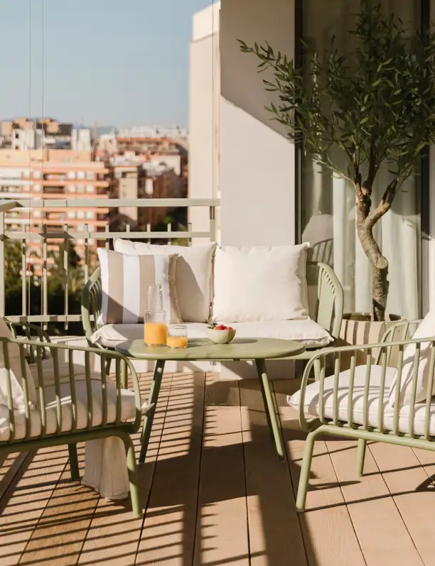 Los 8 mejores conjuntos de sillas y mesas para patios y terrazas pequeñas